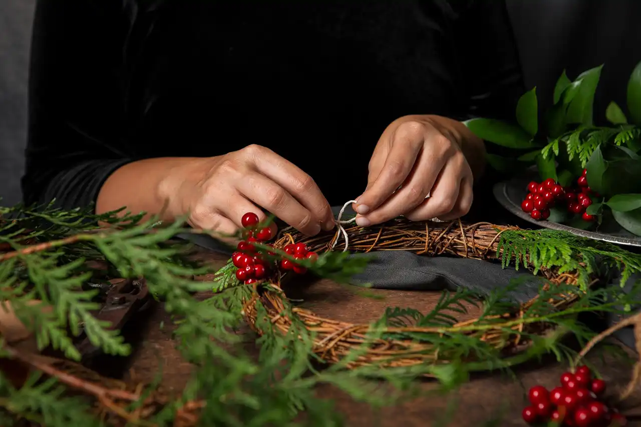 Práca viazanie adventných vencov
